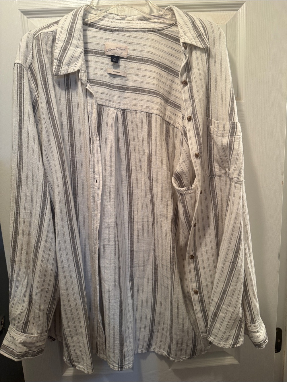 Universal Thread Striped Button-Front Long Sleeve Top - White & Gray